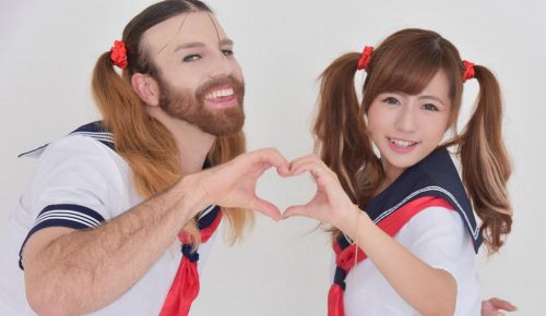 大胡子美少女迷之走红-日本馒头-7230手游网
