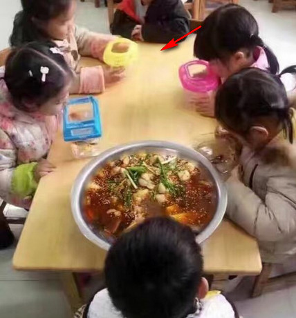 老师说带一条小鱼来观察图片 我能怎么办我也很绝望啊表情包