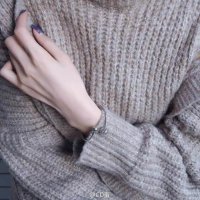 手控图片女高清壁纸 手控图片男高清壁纸
