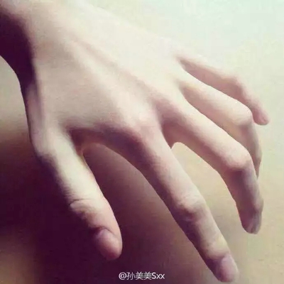 手控图片女高清壁纸 手控图片男高清壁纸