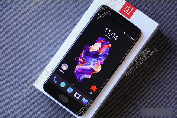 一加5和oppor11哪个好 一加5和oppor11对比